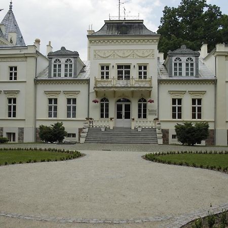 Palac W Nosowie Nosowo Exterior photo